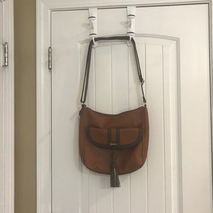 Great medium sized shoulder strap bag